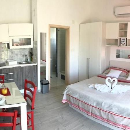 Apartmani Bolero - Obiteljski Odmor Водице Екстер'єр фото