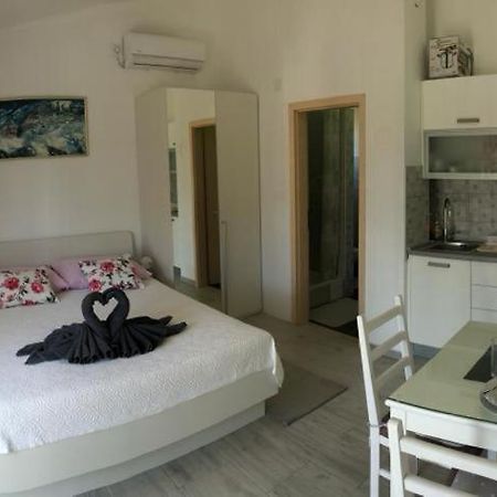 Apartmani Bolero - Obiteljski Odmor Водице Екстер'єр фото