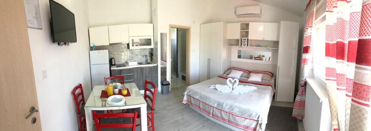 Apartmani Bolero - Obiteljski Odmor Водице Екстер'єр фото
